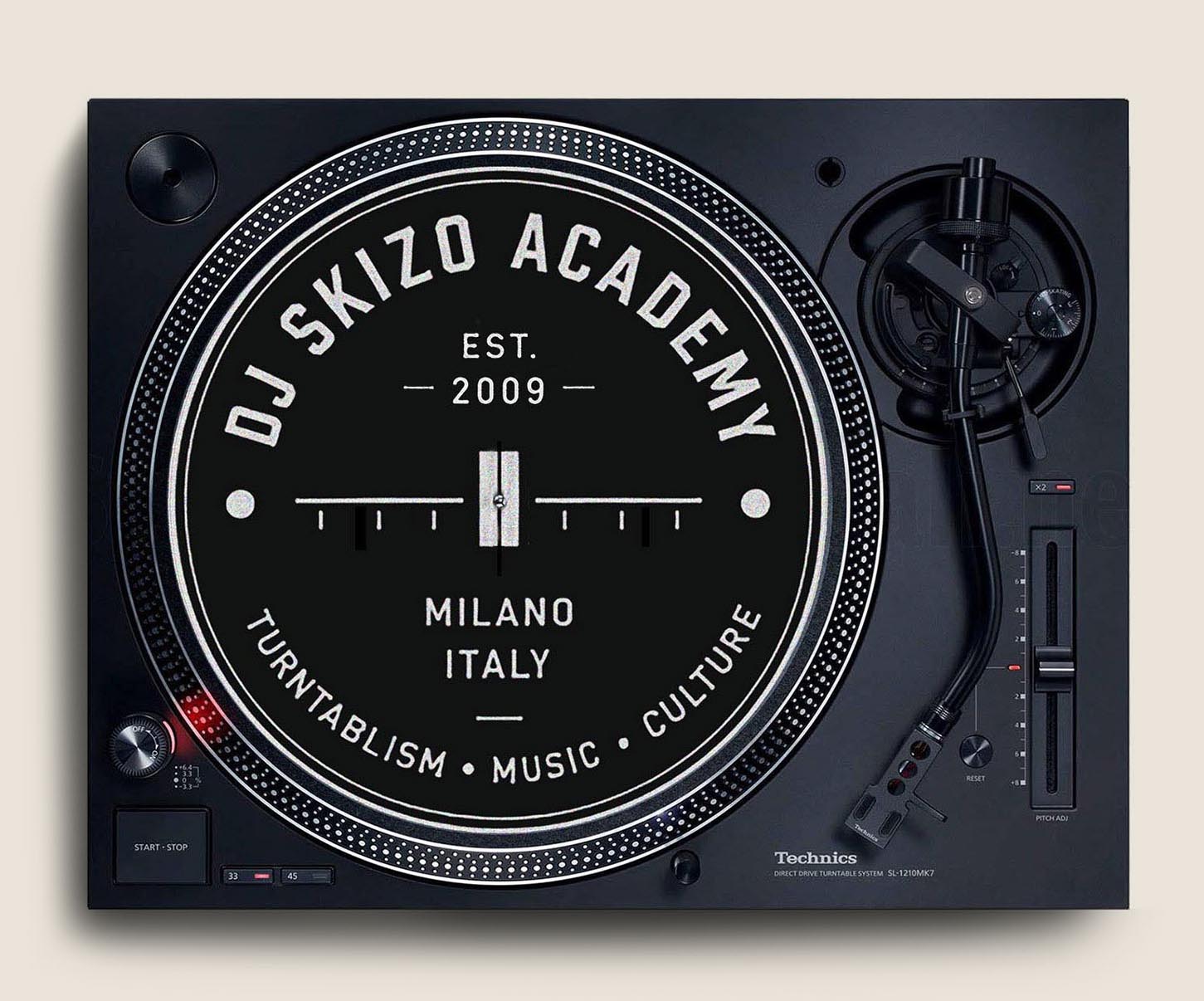 Technics con slipmat DJ Skizo Academy